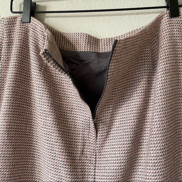 Vintage Jessica Scott wool pencil skirt with slit in back - Picture 3 of 9